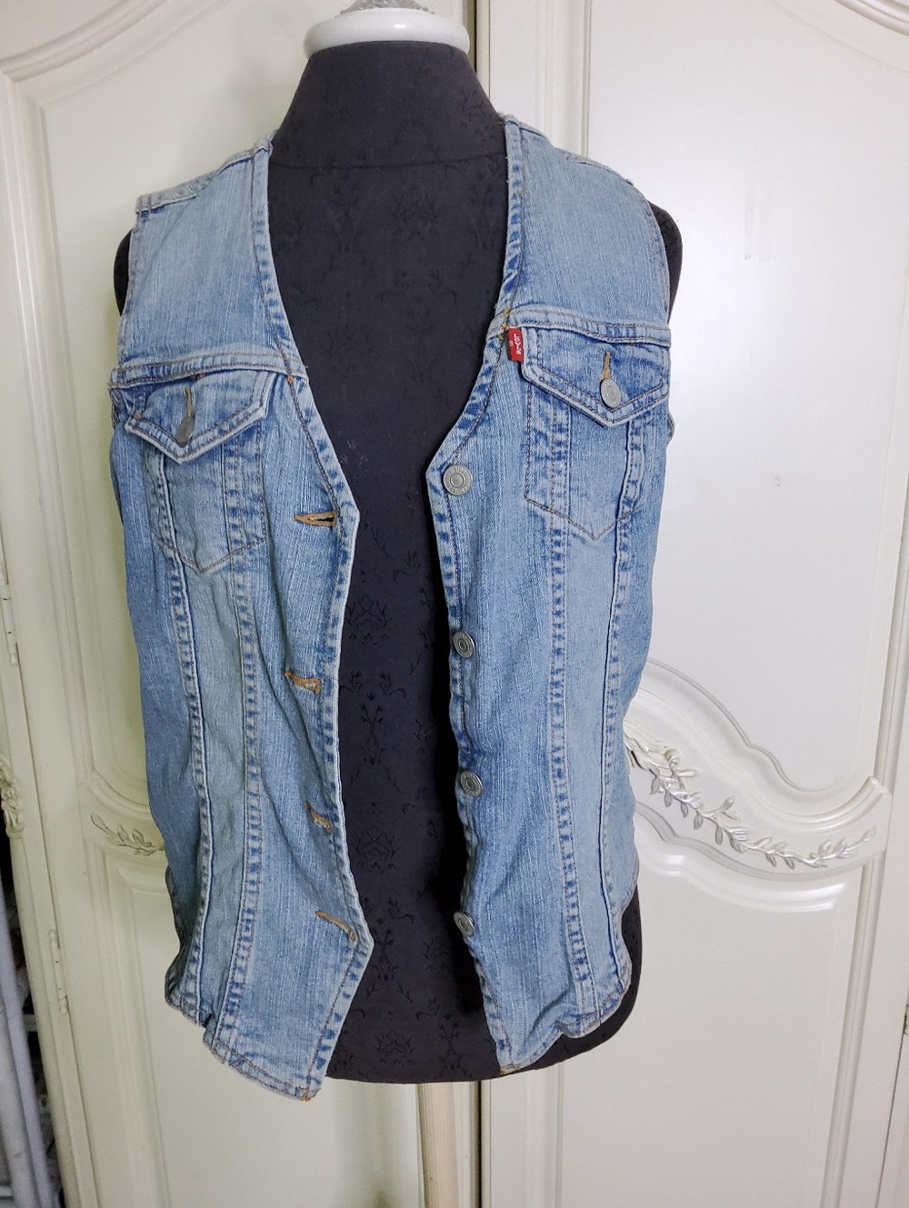 Levi's Light Wash Denim Vest with Red Tab - Picture 6 of 7